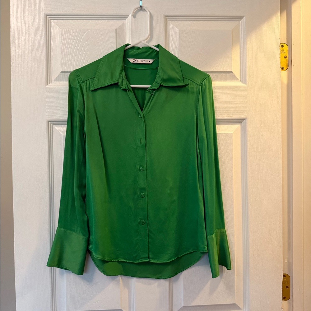 Zara Green Notched Collar Button Down Shirt with Cuffed Sleeves